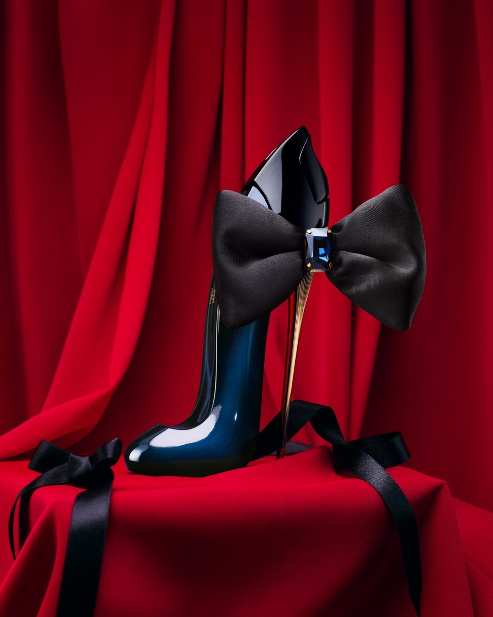 Carolina Herrera Good Girl Bow - Shop Home Fragrance review and price