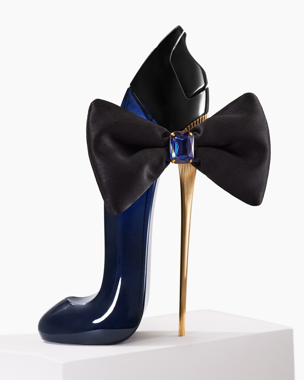 Carolina Herrera Good Girl Bow - Shop Home Fragrance review and price